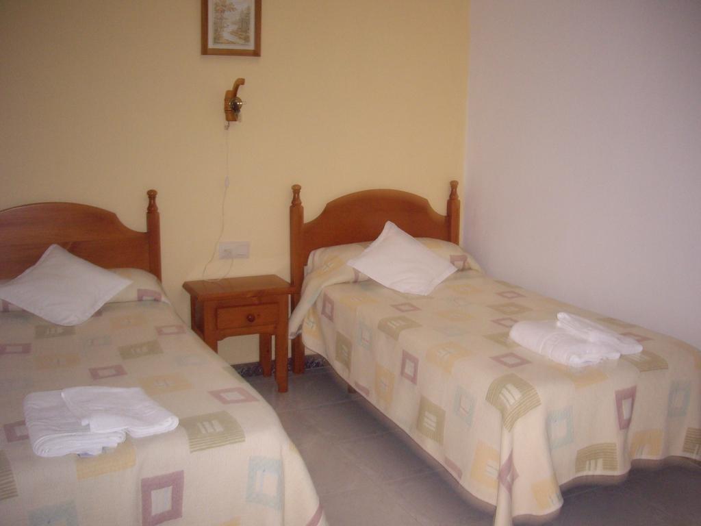 Hostal Mini Golf Los Canos De Meca Bilik gambar